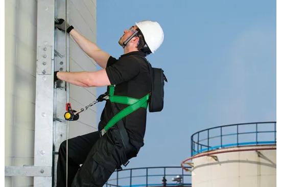 Engineered Systems for Roofing Fall Protection | MSA Safety | Malaysia